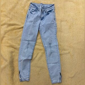 NWOT. Denizen from Levi's Sky Blue Skinny Jeans ankle side zippers Size 1/W25
